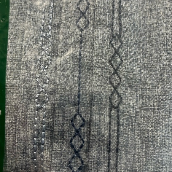 NEW 3X Cubavera Men's Geo Embroidered Panel Chambray Shirt - Picture 2 of 4